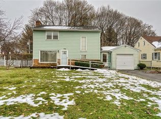 1586 N Winton Rd, Rochester, NY 14609