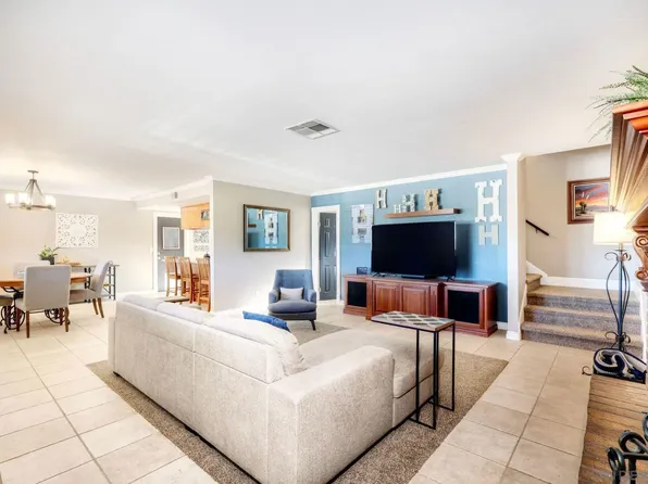 8653 Willow Ter, Santee, CA 92071