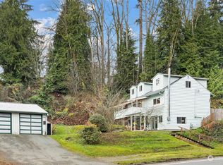 18401 61st Ave NE, Kenmore, WA 98028