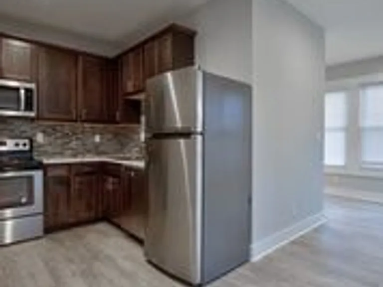 670 E 17th St #1 — Photo 6