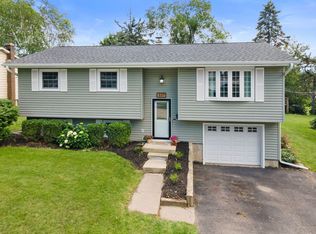 337 W Margaret Ter, Cary, IL 60013