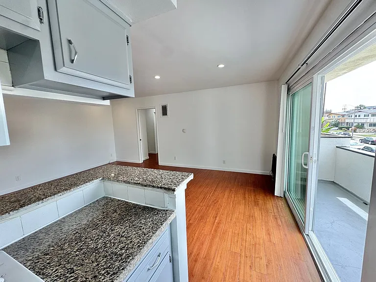8555 Saturn St — Photo 11