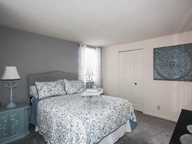 Gardenvillage Apartments and Townhouses — Photo 11