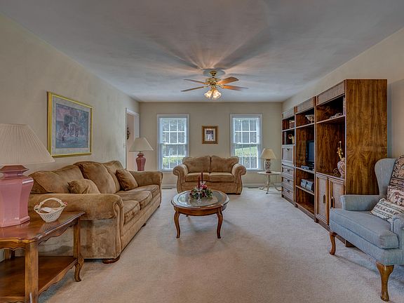 5th image of 3622 Derby Dr