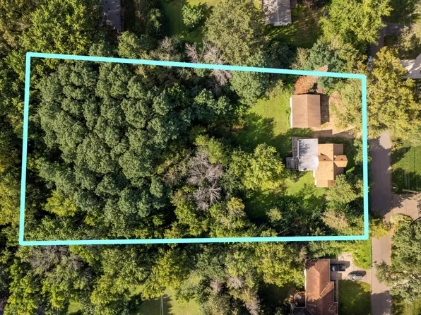 4044 Merriam Rd, Minnetonka, MN 55305