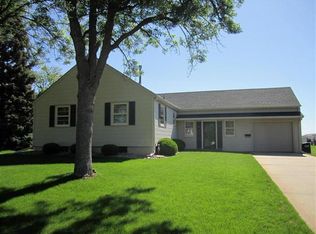 817 Pine Heights Rd, Wayne, NE 68787