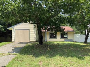 19 Price Ln, Sicklerville, NJ 08081