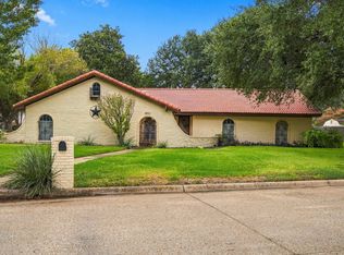 2201 Scarlet Ln, Grand Prairie, TX 75050