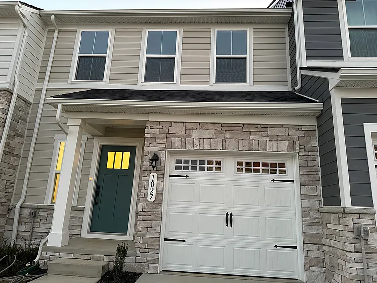 1827 Goldsberry Dr #1827 — Photo 2