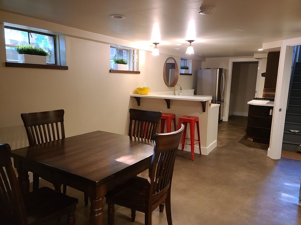 dining room easily seats 6-8