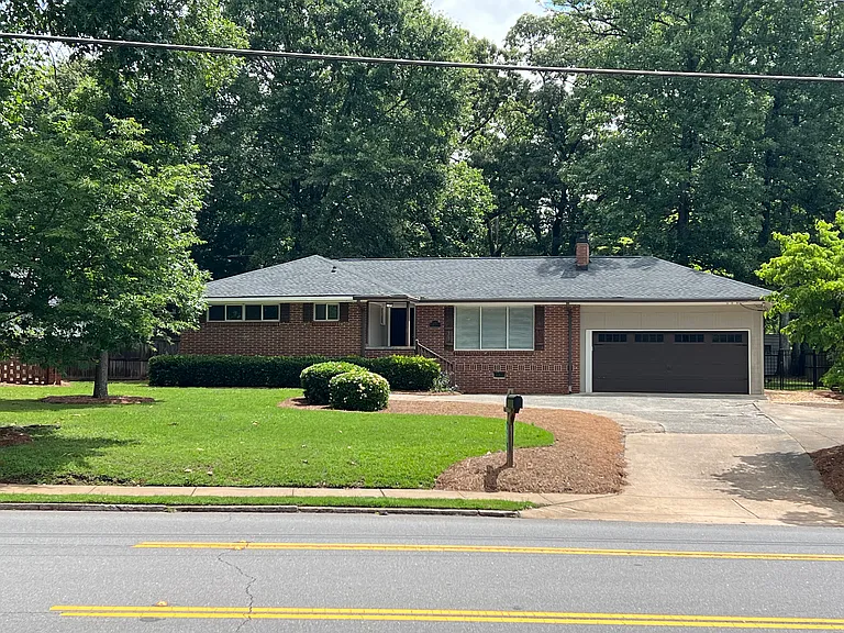 1485 S Milledge Ave — Photo 1