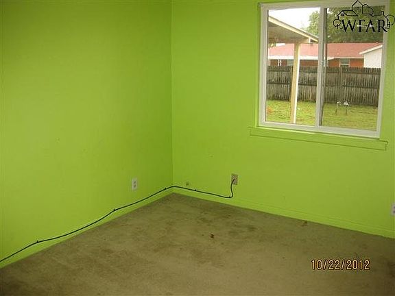 4th image of 1117 Clover Dr
