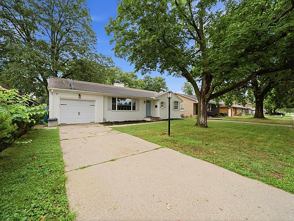 2nd image of 3219 N Twelve Oaks Dr