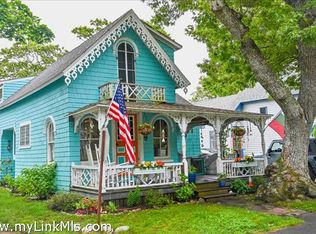 38 Clinton Ave, Oak Bluffs, MA 02557