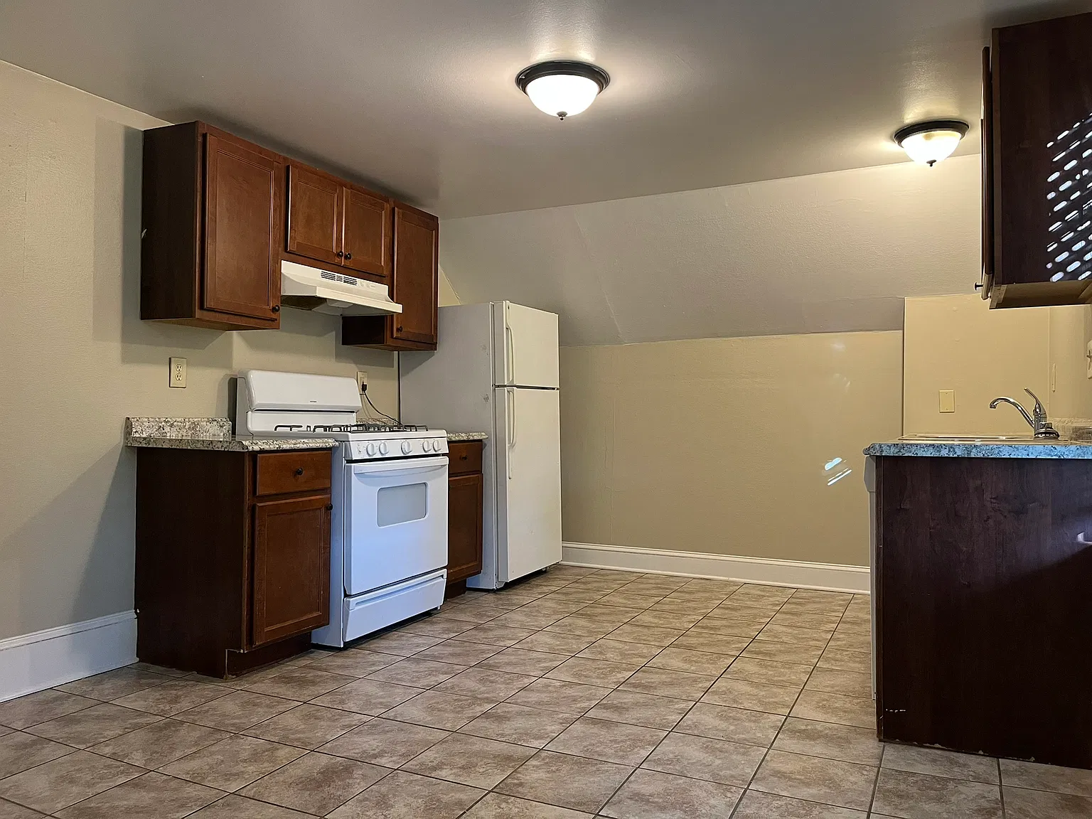 3 bed, 950 sqft, $1,395 — Photo 4