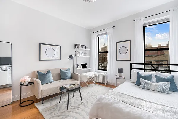 Sold by Compass | media 1