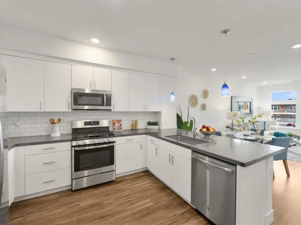 5933 Sunstone Dr Unit 412, San Jose, CA 95123
