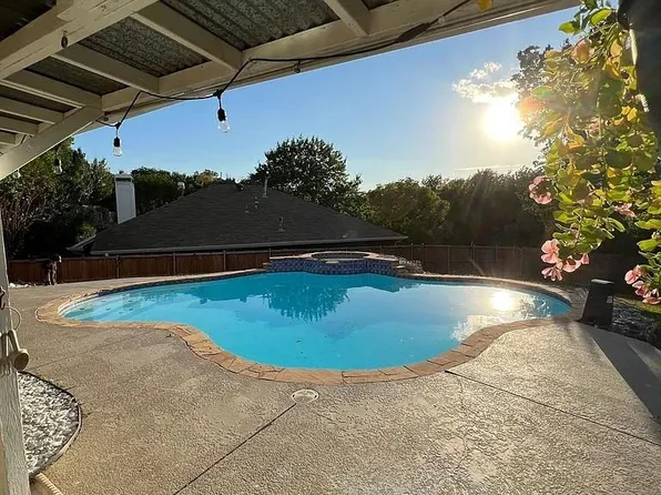 1209 Mill Spring Dr, Garland, TX 75040