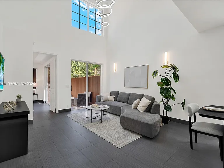 1251 Hayes St — Photo 4