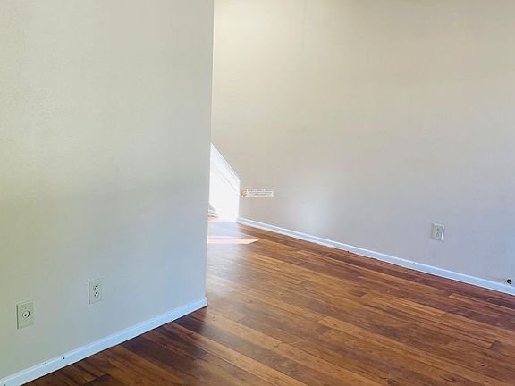 3rd image of 5420-5440 E Lee St #Lee-5426