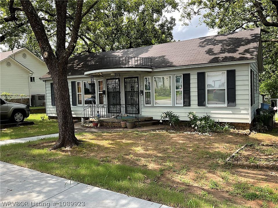 1st image of 2005-2007 S S St