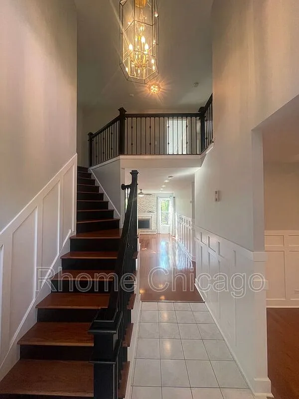 4 bed, 4.0 bath, 3043 sqft, $4,000 — Photo 1