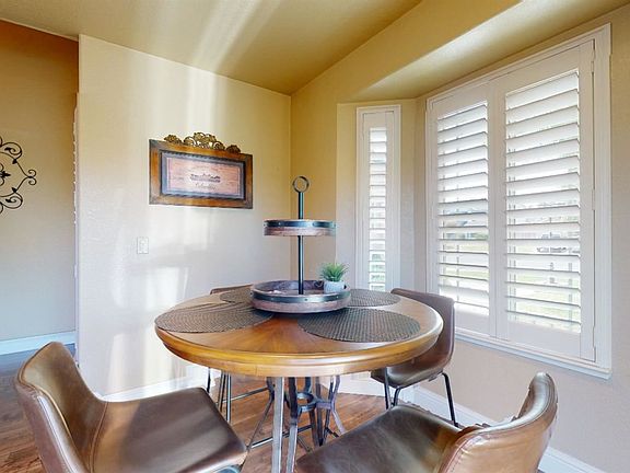 4th image of 1095 Mission Ridge Dr