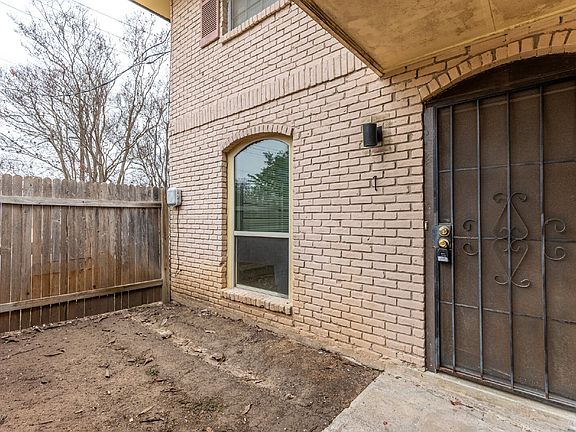 3rd image of 1903 Anchor Dr APT 1