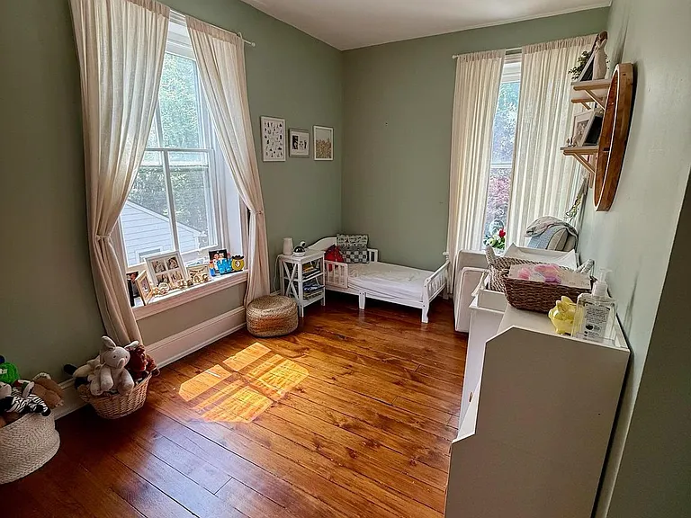 221 W Court St — Photo 13