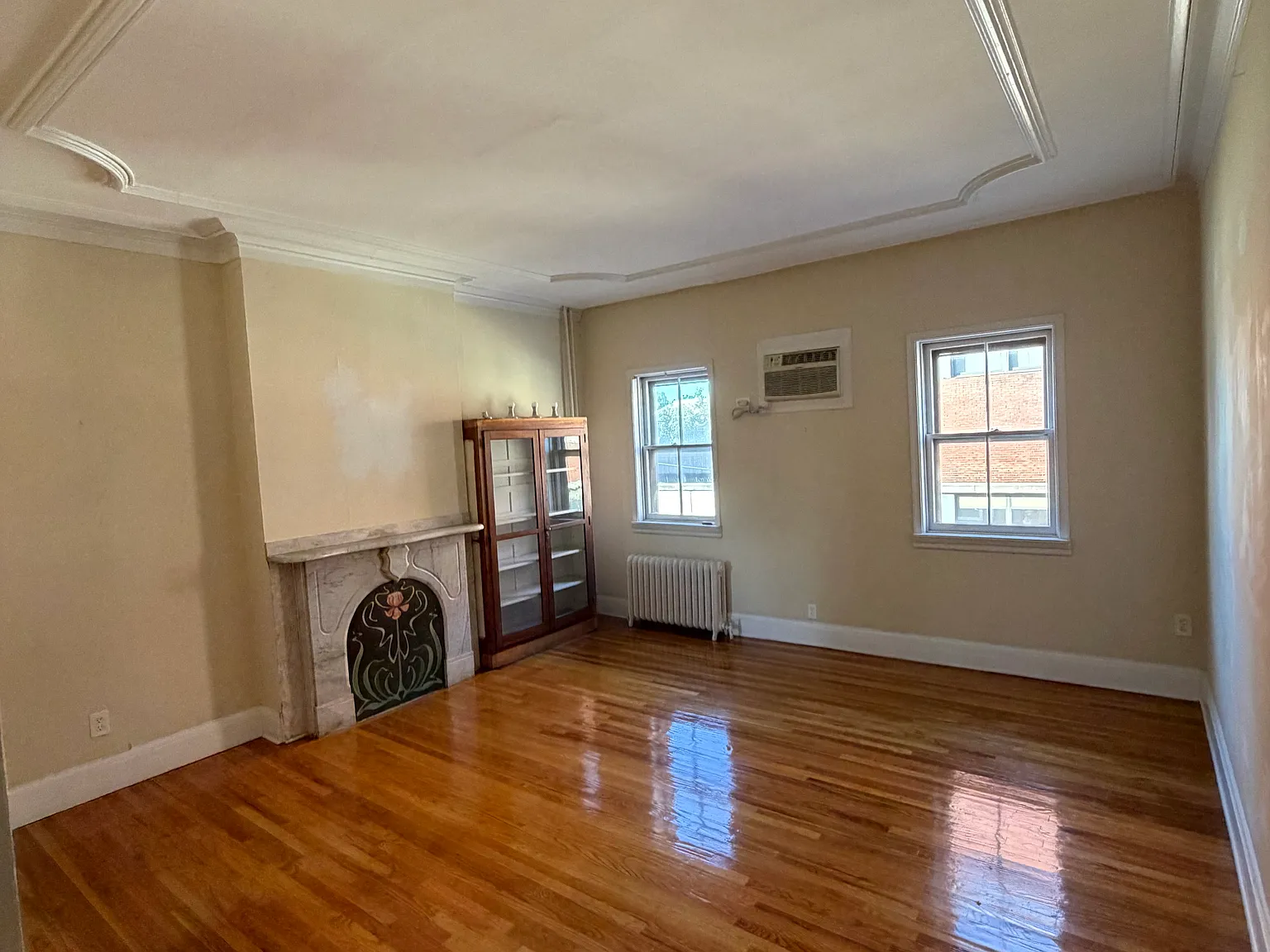 2 bed, $3,200 — Photo 1