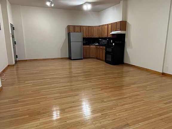 3rd image of 3116 Steinway St APT 2