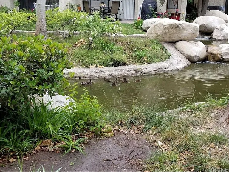 5720 Owensmouth Ave #127 — Photo 30