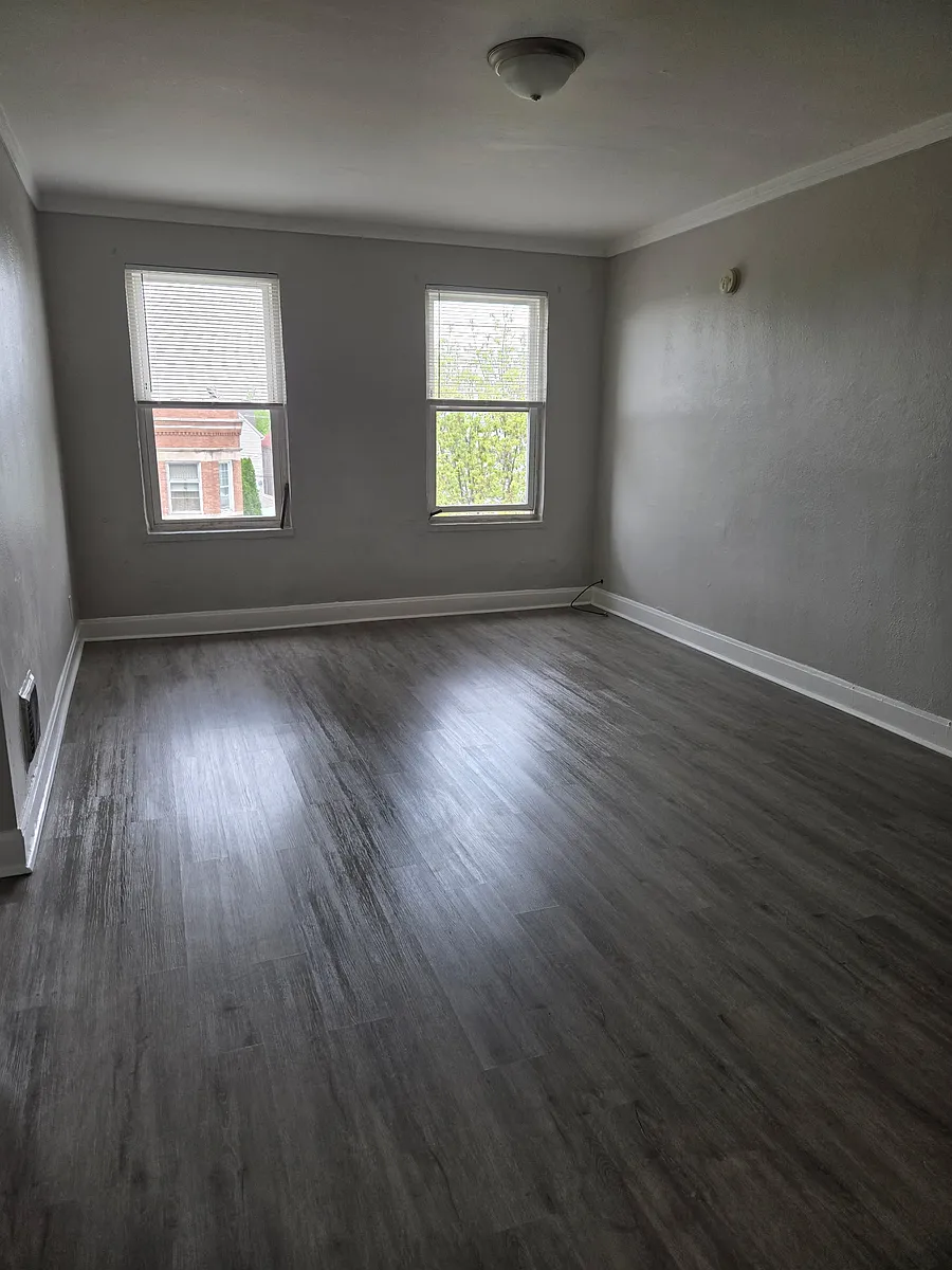 Building Photo - 5043 W 24th St #1