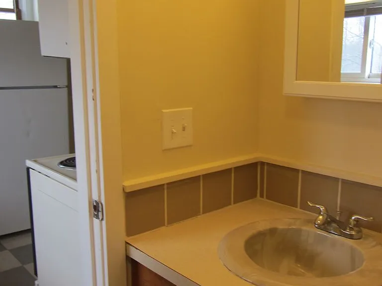 406 Main St — Photo 12