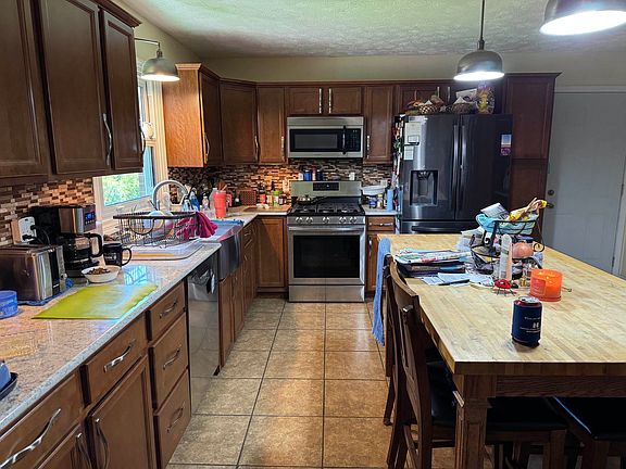 3rd image of 2120 SUNSET DR.