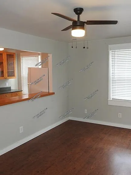 517 Holmes St — Photo 3