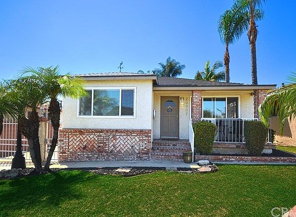 3rd image of 20907 Denker Ave
