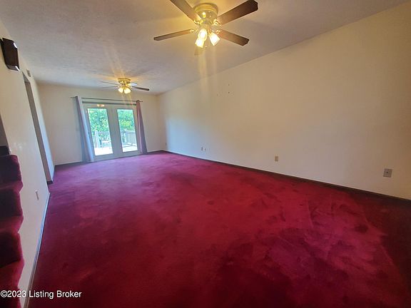 2nd image of 814 Edgebrook Dr