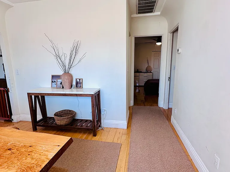 2619 Columbia St — Photo 28
