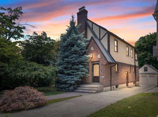 3642 204th St, Bayside, NY 11361