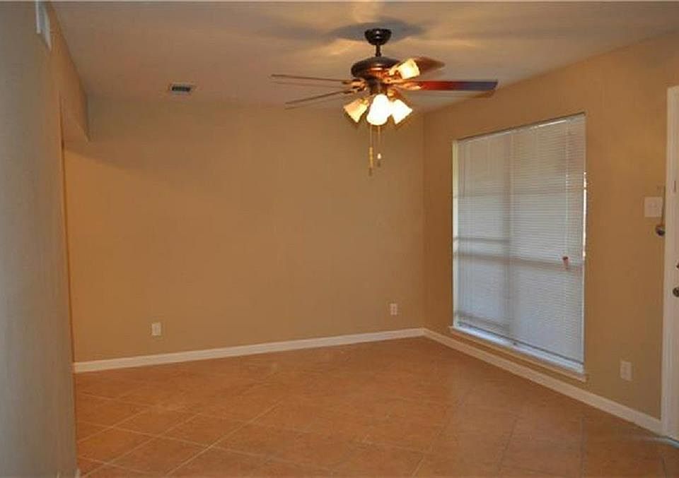 1st image of 1115 Pampa Dr
