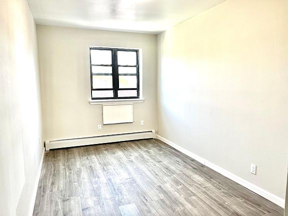 4th image of 1411 117th St Floor 3