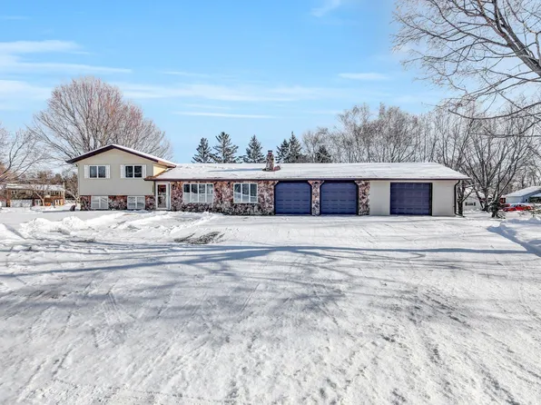 1230 Lake Crest Dr, Alexandria, MN 56308