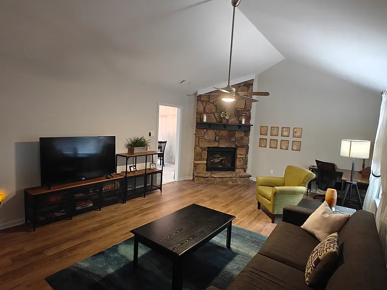 4581 Columbia Woods Ln — Photo 5