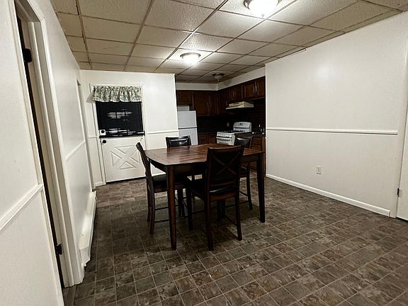5th image of 238 Morton Ave #1
