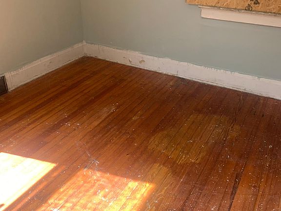 4th image of 78 Andover Ave #1