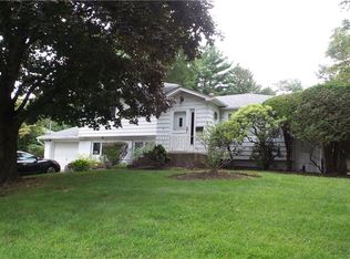 10 Overhill Rd, Monsey, NY 10952