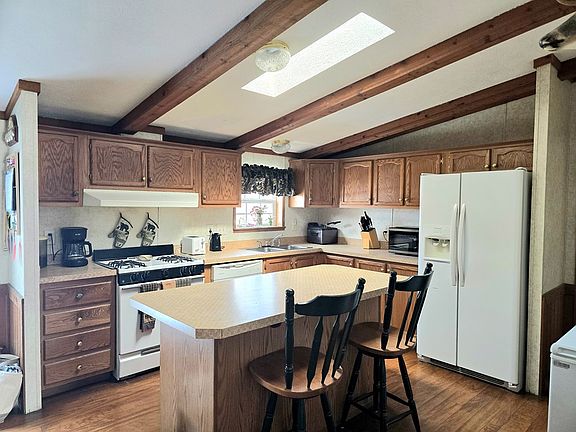 2nd image of 1533 Bradley Rd