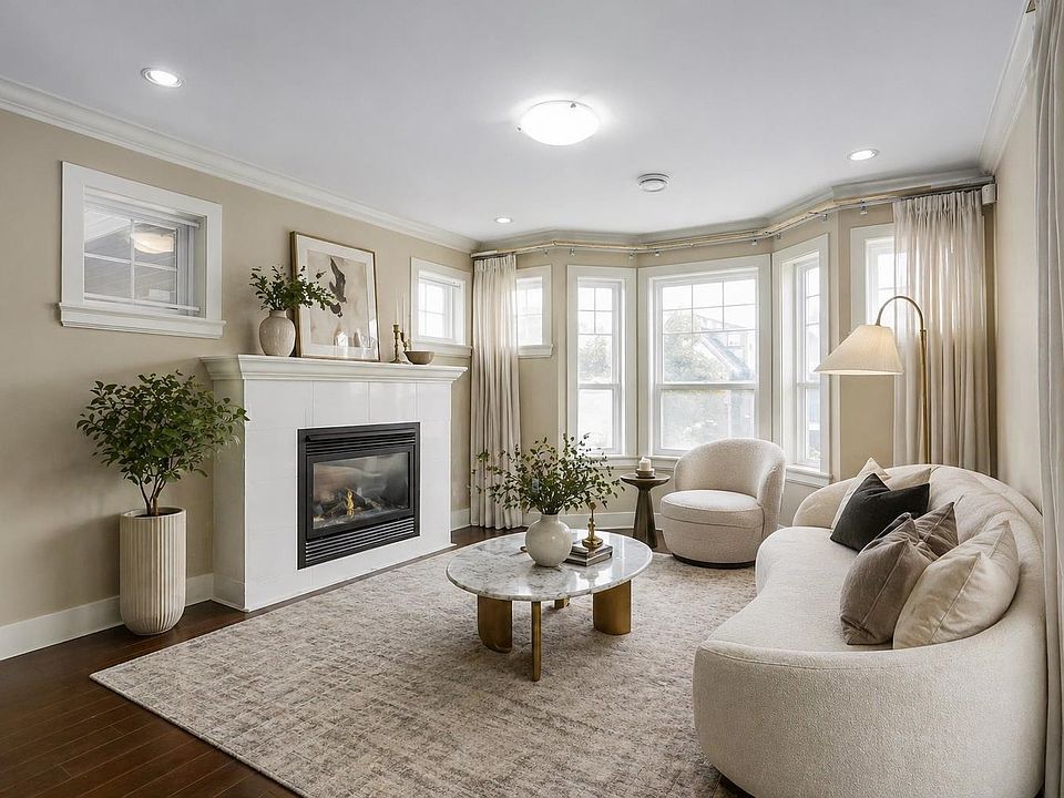 1st image of 213 Hume St