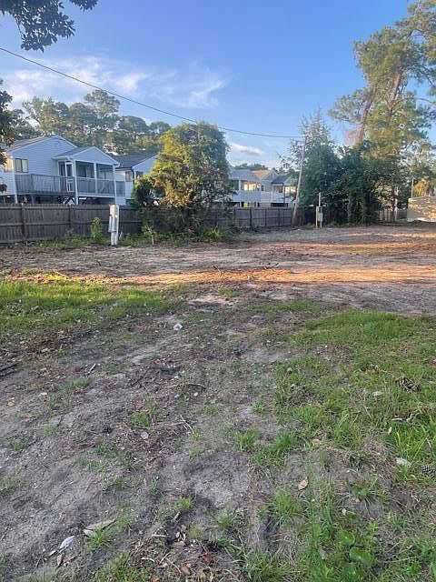 2nd image of 556 Woodland Dr